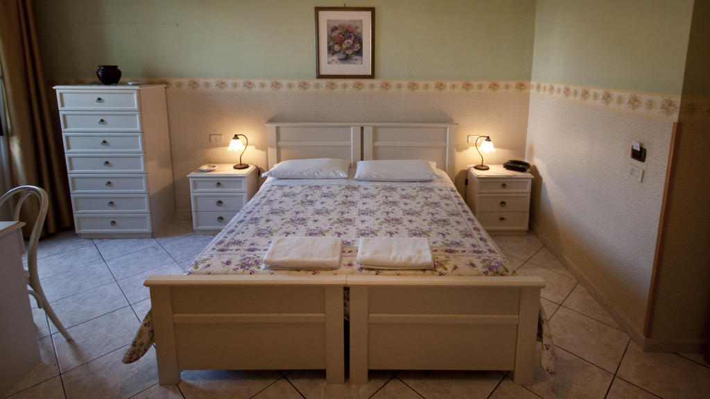 Hotel La Villa Ceccano Δωμάτιο φωτογραφία
