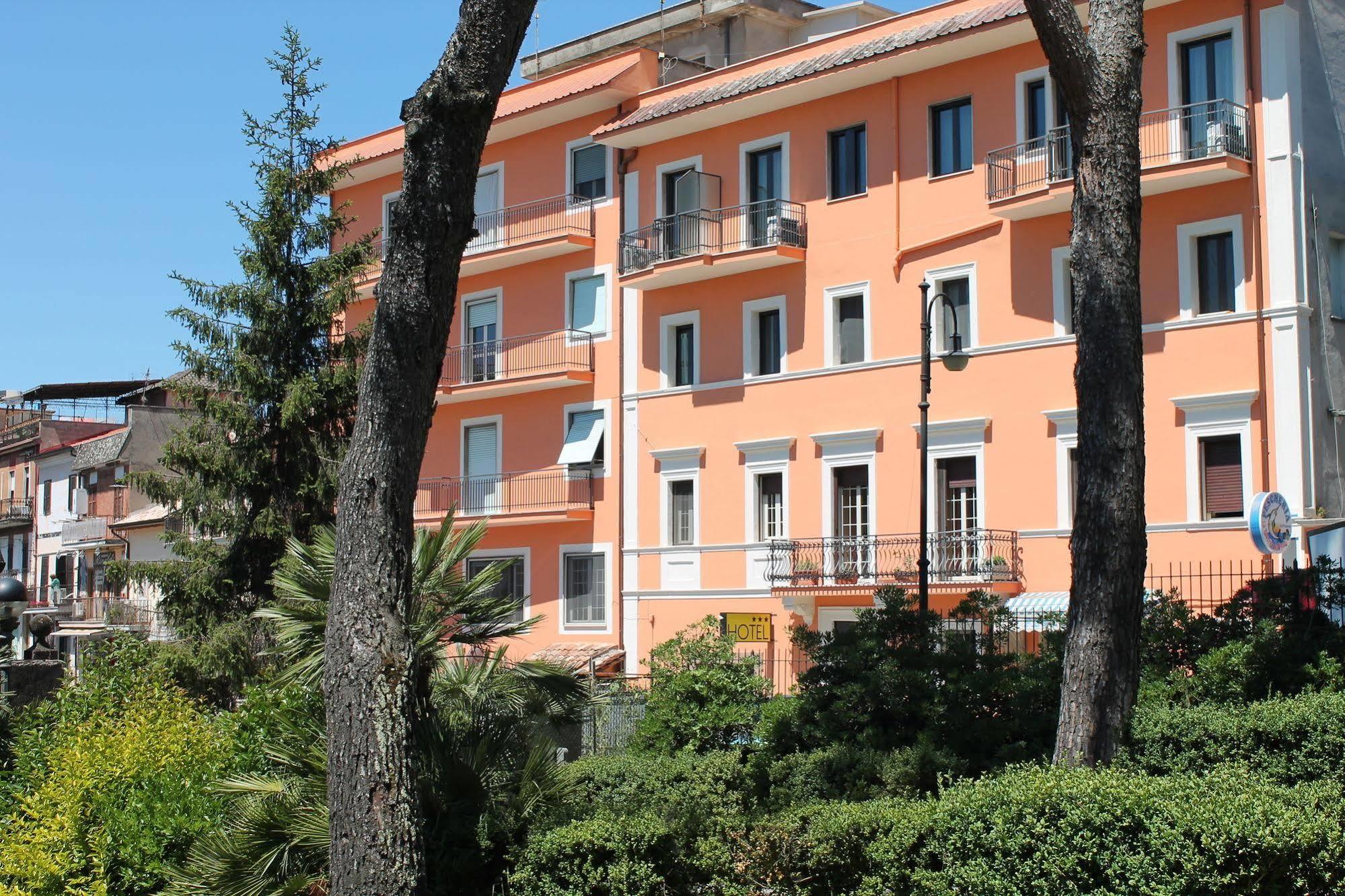 Hotel La Villa Ceccano Εξωτερικό φωτογραφία