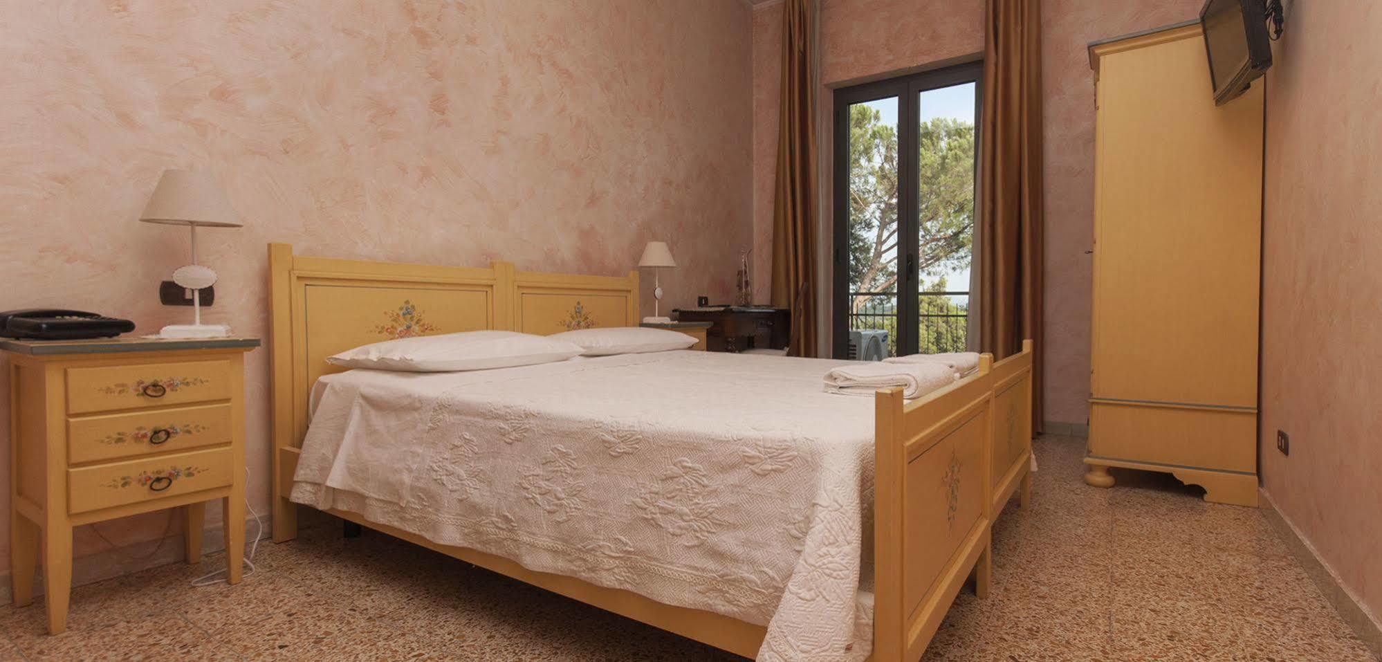 Hotel La Villa Ceccano Εξωτερικό φωτογραφία